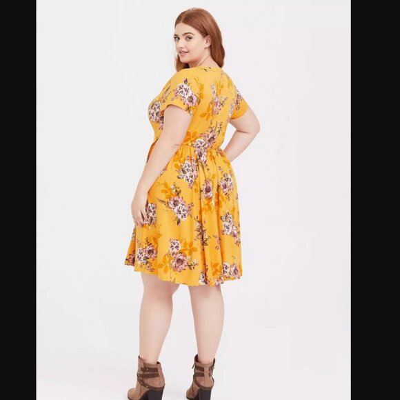 Torrid Mini Challis Shirt Dress in Floral Yellow Size 1X - Picture 2 of 12